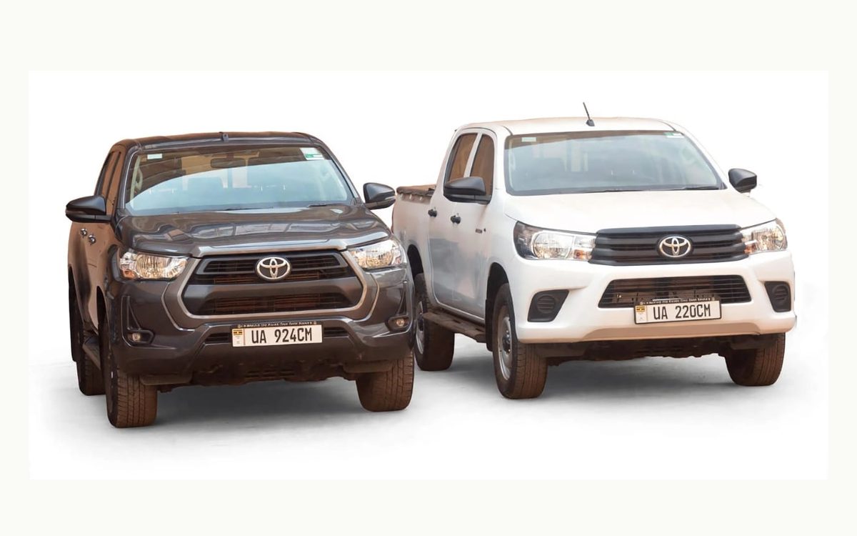 Toyota Hilux Double Cab photo 2